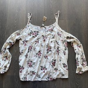 NWT American Eagle Cold Shoulder 3/4 Sleeve Top